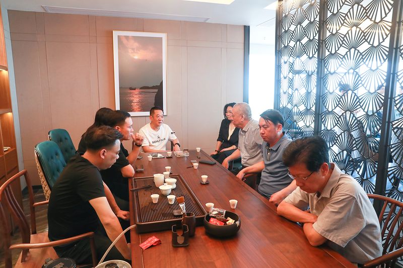 強強聯合！河南礦山黨委書記崔培軍與玉昆鋼鐵等進行洽談